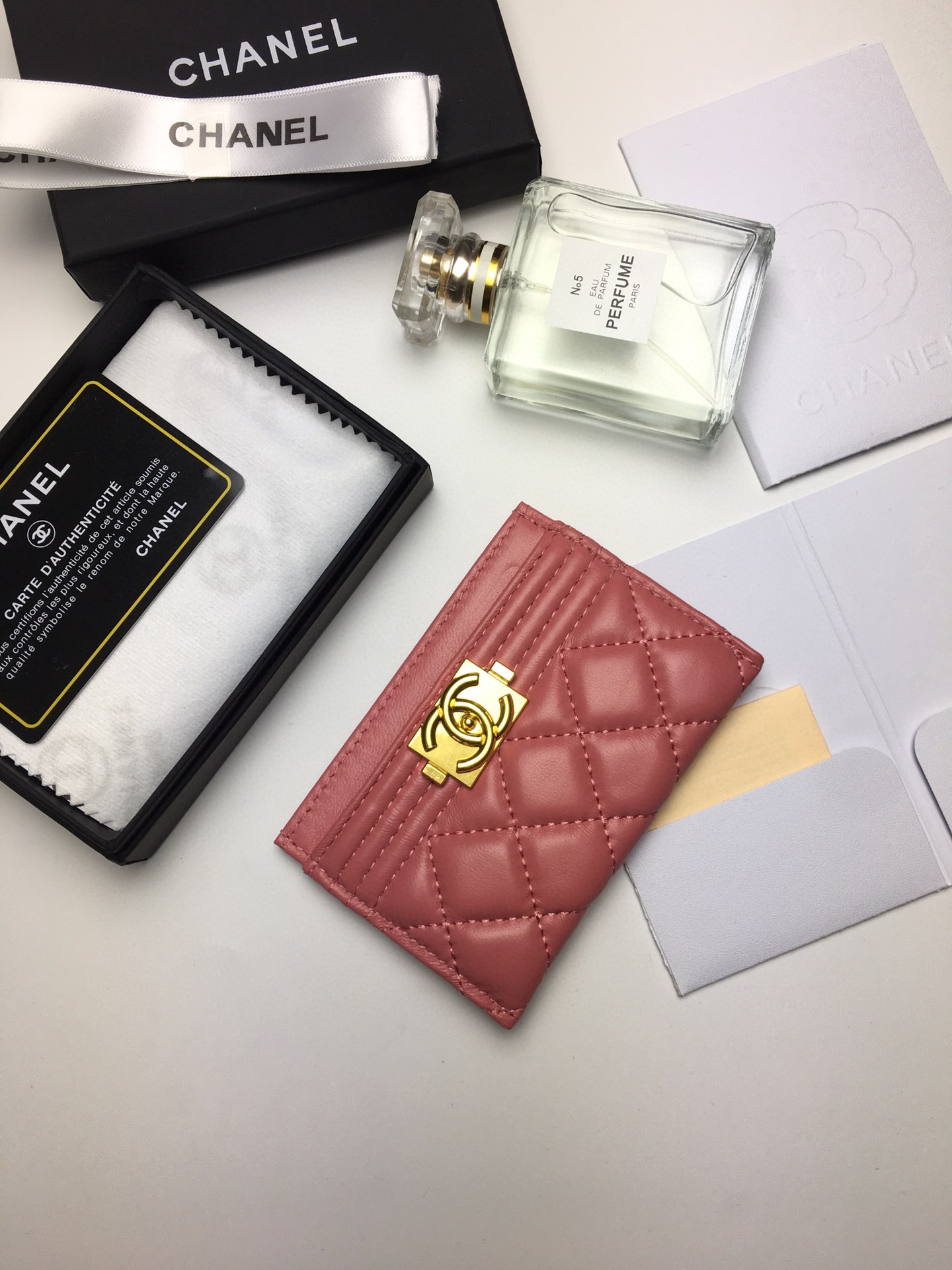 芸能人愛用Chanel シャネル 実物の写真 N品スーパーコピー財布代引き対応国内発送後払い安全必ず届く優良サイト